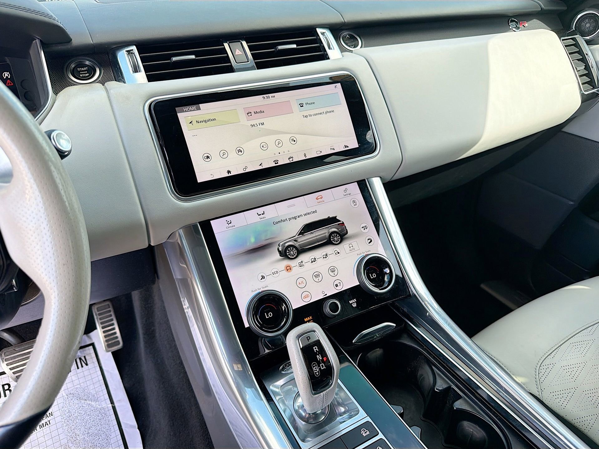 Used 2020 Land Rover Range Rover Sport SVR image 28