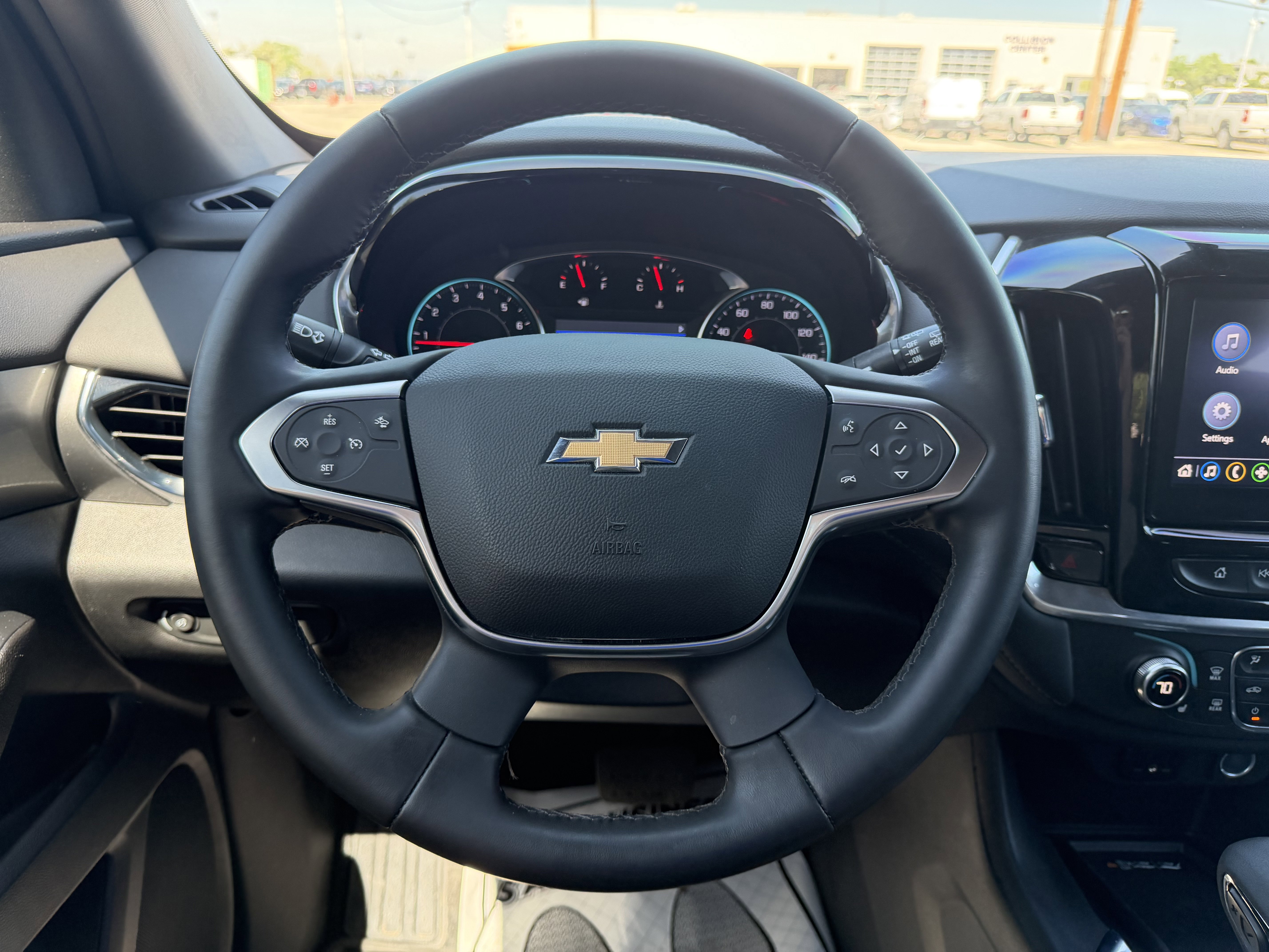 Used 2023 Chevrolet Traverse LT image 16