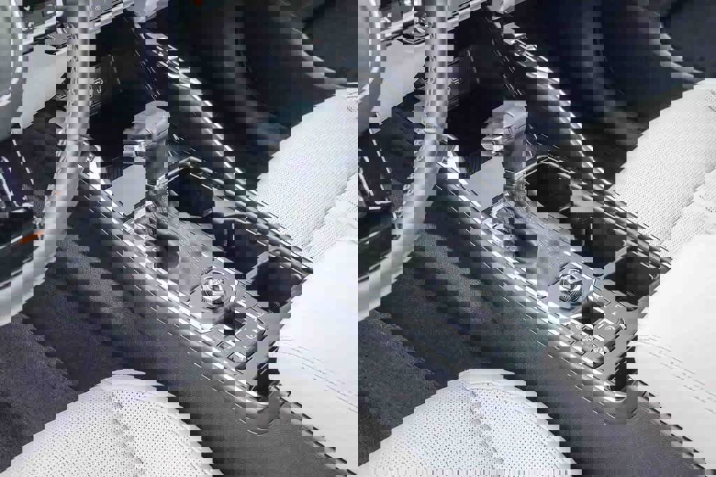 Certified 2024 Kia Sorento EX image 18