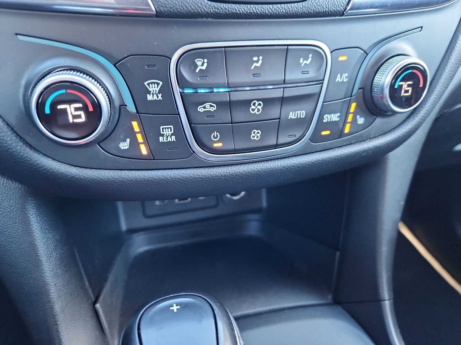 Used 2019 Chevrolet Equinox LT image 22