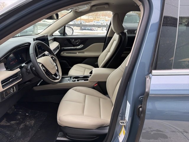 New 2026 Lincoln Corsair Premiere image 8