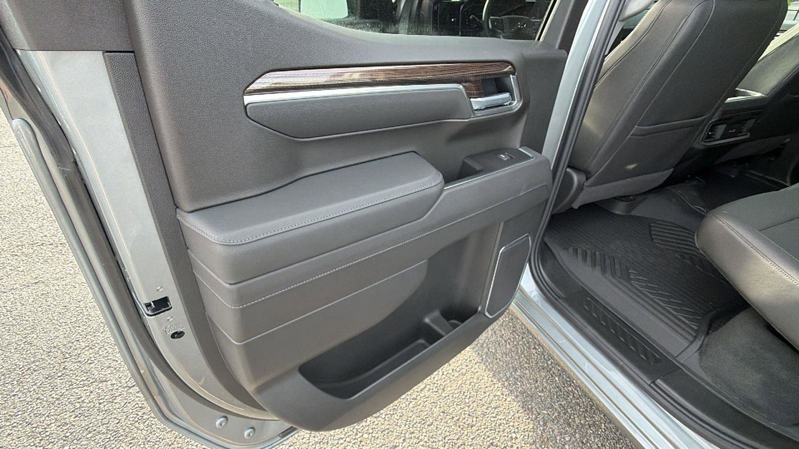 New 2026 Chevrolet Silverado 1500 RST w/ RST All Star Premium Package AWD/4WD image 16