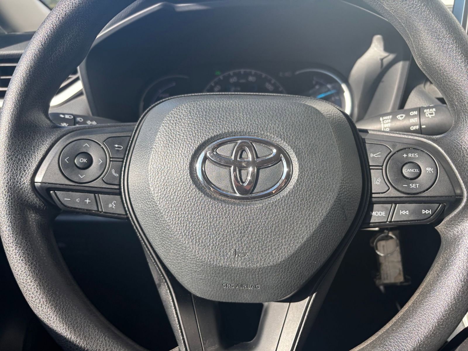 Used 2025 Toyota RAV4 LE image 27