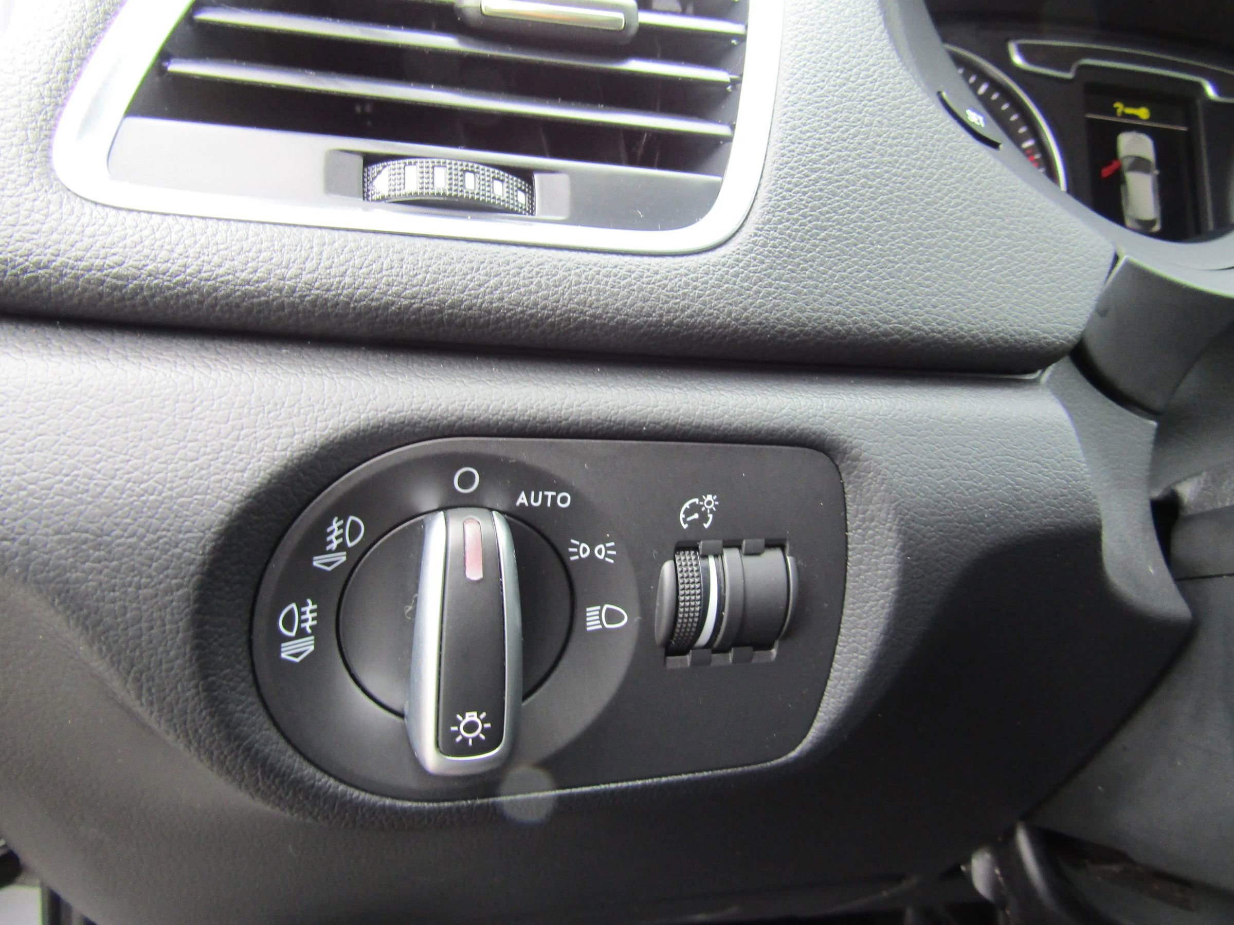 Used 2015 Audi Q3 2.0T Premium Plus image 21