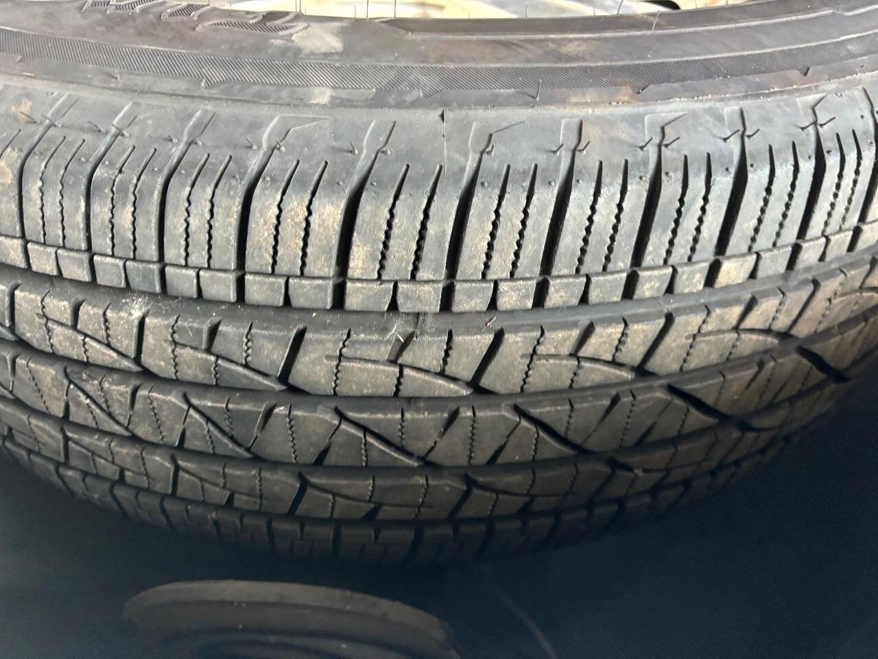 Used 2012 Chevrolet Traverse LT image 19