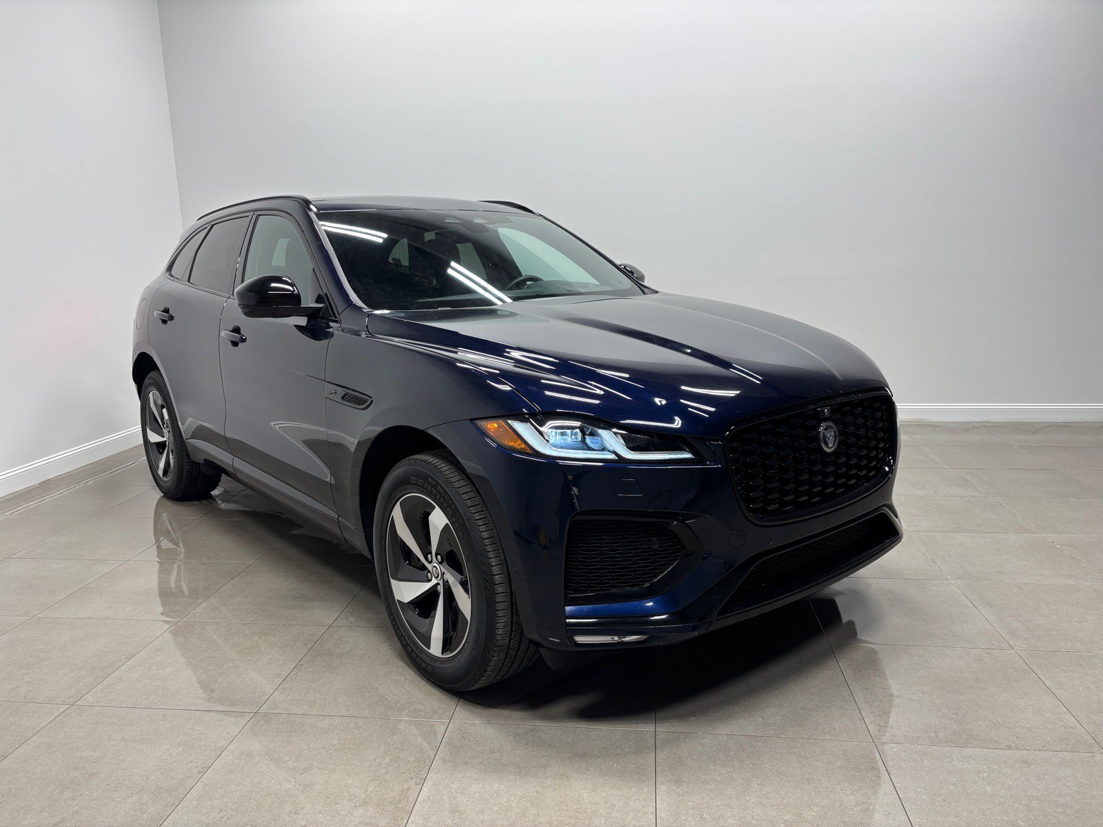 New 2026 Jaguar F-PACE R-Dynamic S AWD/4WD image 4