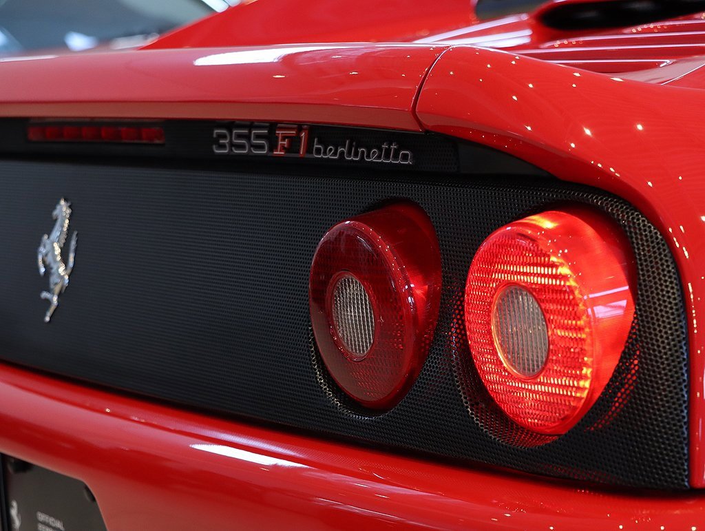 Used 1998 Ferrari F355 Berlinetta image 46