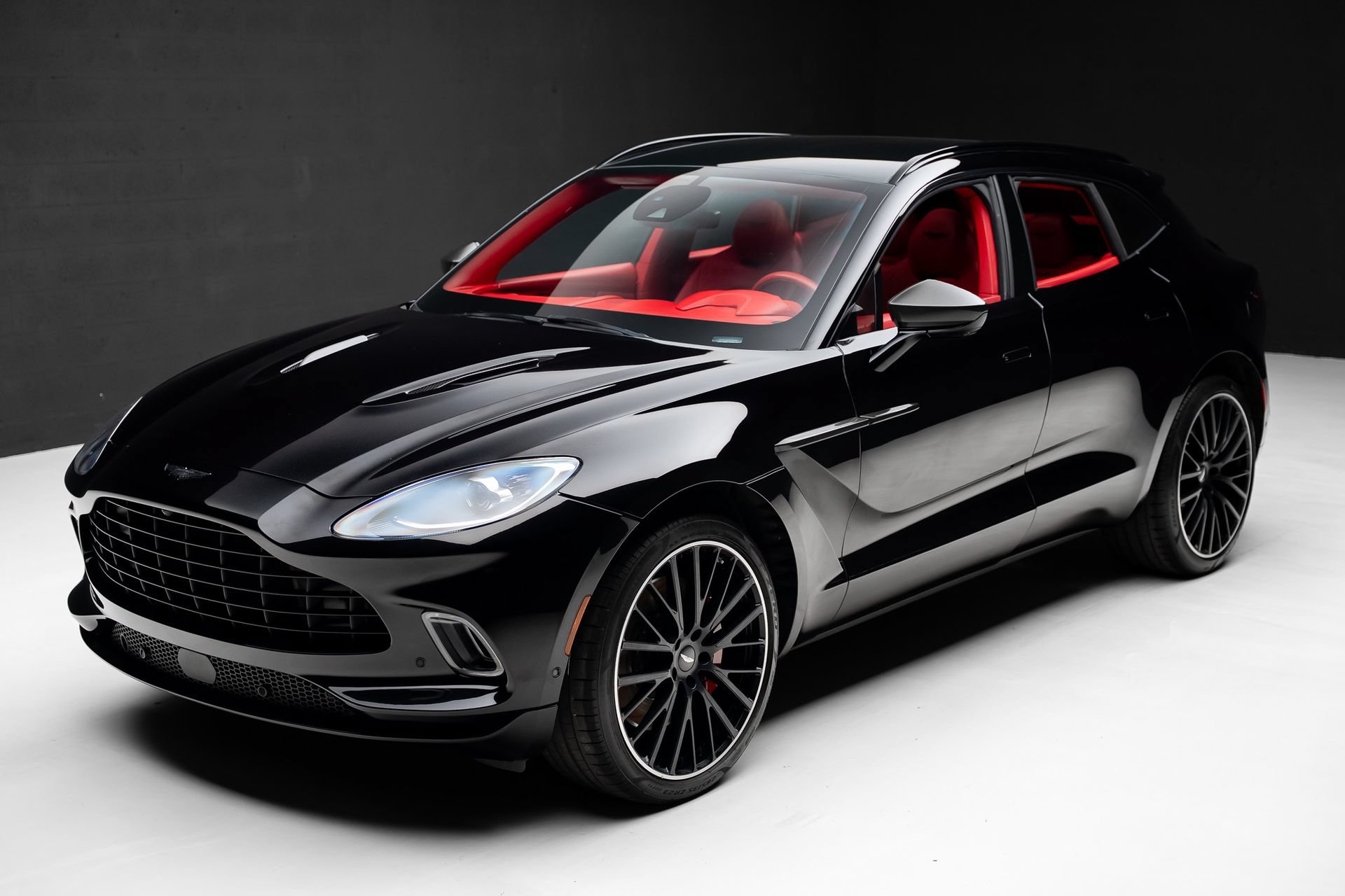 Used 2022 Aston Martin DBX AWD/4WD image 5