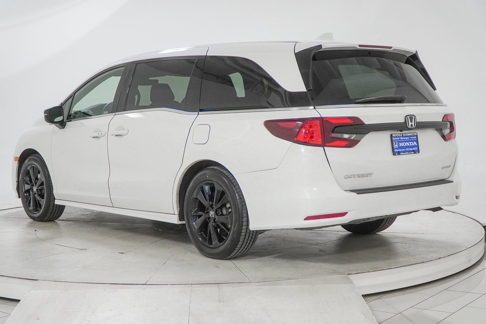 Certified 2024 Honda Odyssey Sport image 7