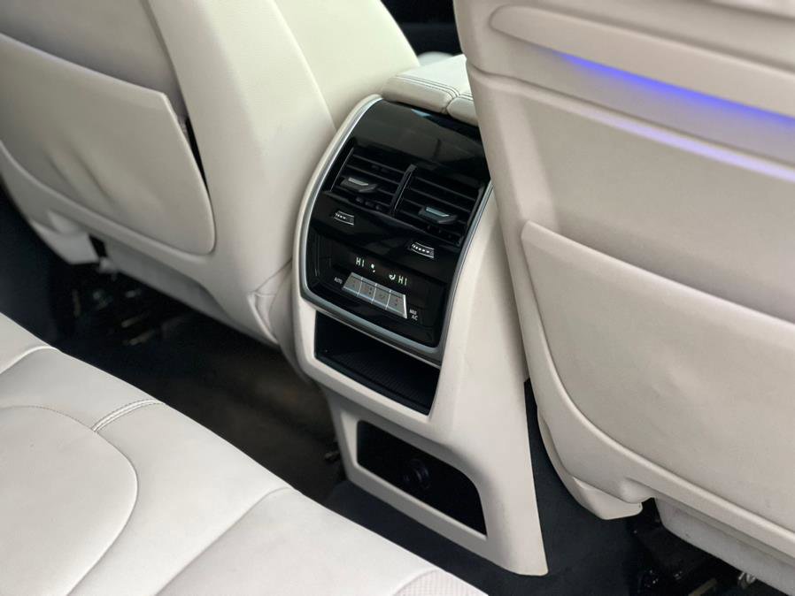Used 2020 BMW X6 M50i w/ Premium Package image 32