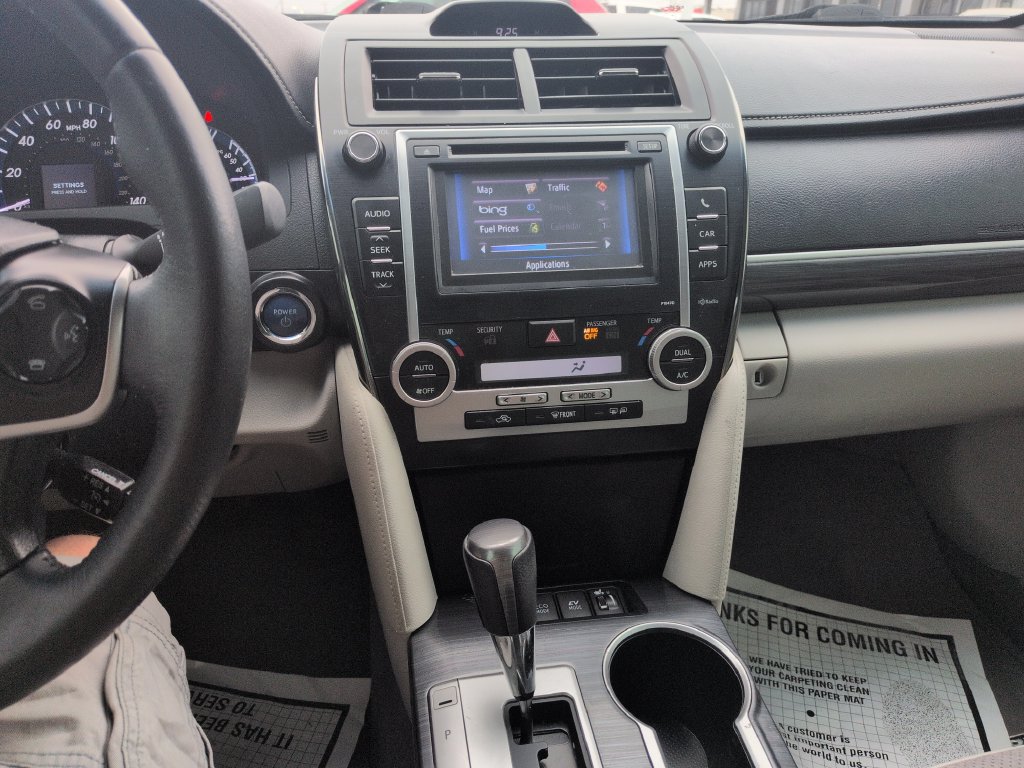 Used 2014 Toyota Camry XLE w/ Leather Package FWD image 18