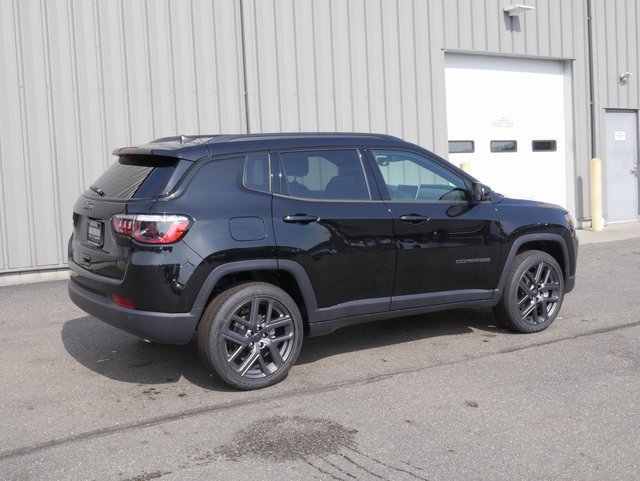 New 2025 Jeep Compass Limited w/ Sun & Sound Group image 12