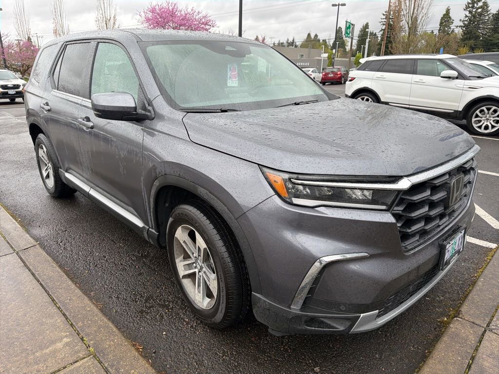 Used 2025 Honda Pilot EX-L image 3