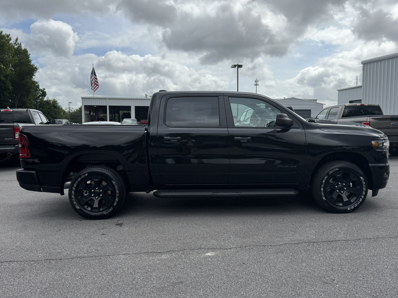 New 2026 RAM 1500 Express AWD/4WD image 4