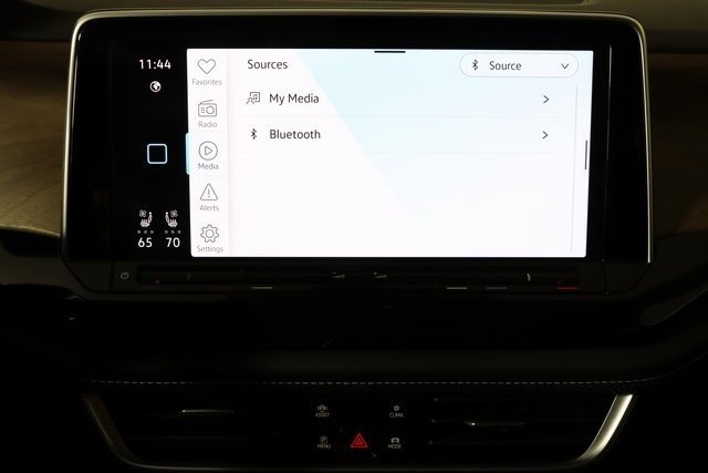 Used 2025 Volkswagen Atlas SE image 34