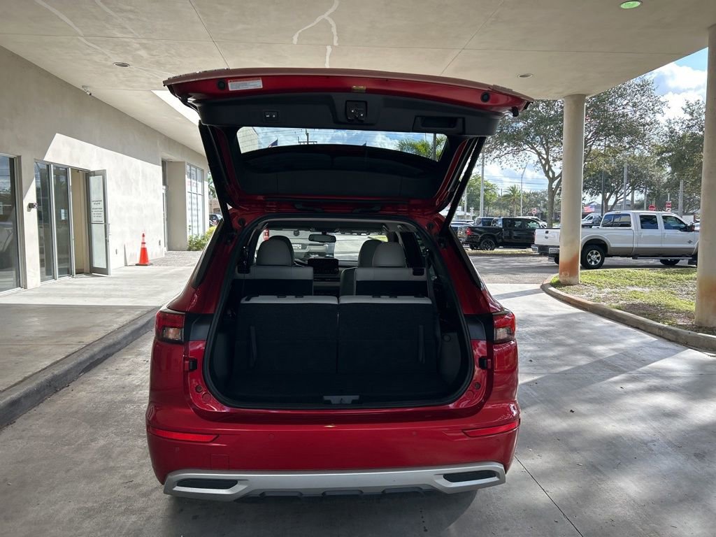 Used 2023 Mitsubishi Outlander SEL image 33