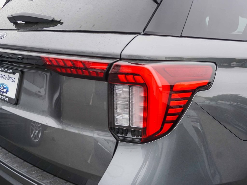 New 2026 Ford Explorer Platinum RWD image 7