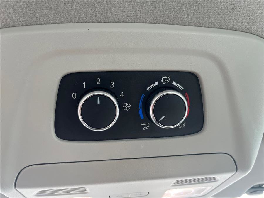 Used 2022 Ford Transit 350 XLT image 7