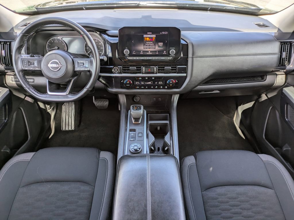 Used 2024 Nissan Pathfinder SV image 16