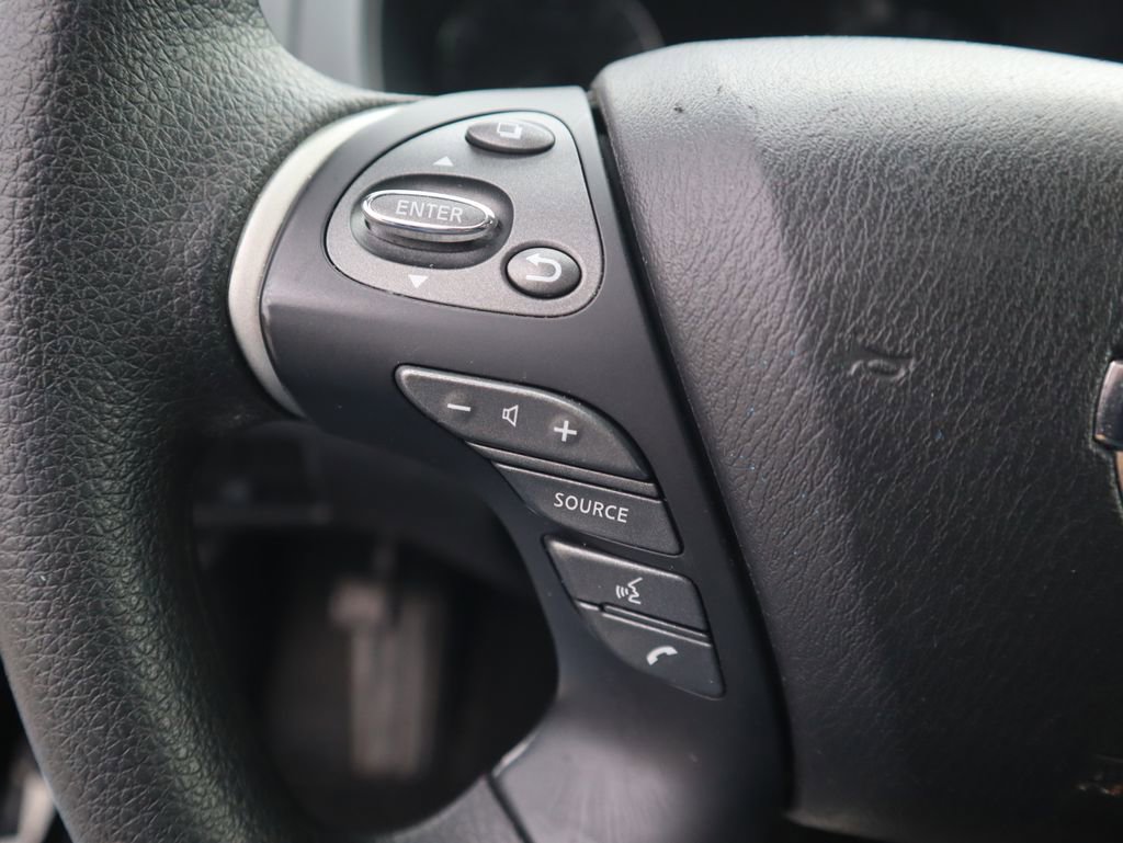 Used 2020 Nissan Pathfinder S image 18