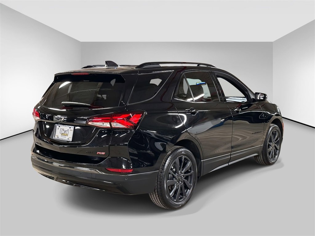Used 2023 Chevrolet Equinox RS w/ RS Leather Package image 5