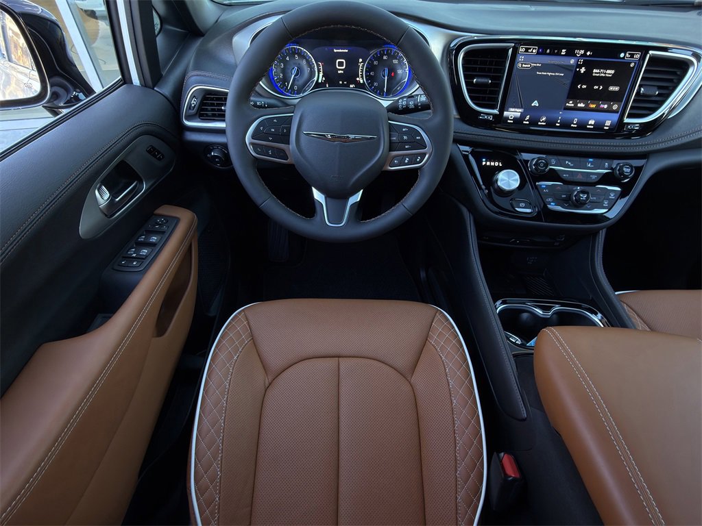 New 2026 Chrysler Pacifica Pinnacle image 10