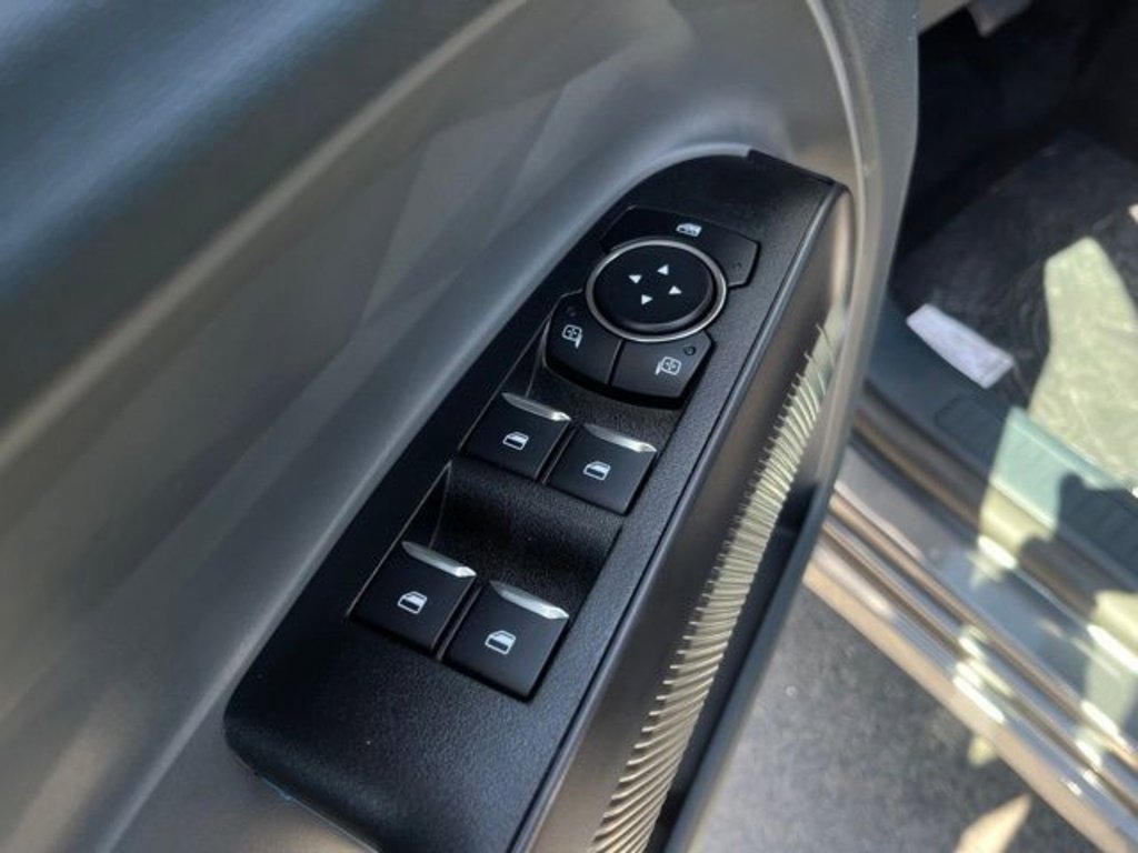 New 2025 Ford Maverick Lobo image 13