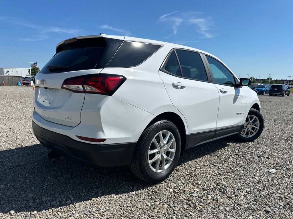 Used 2024 Chevrolet Equinox LS w/ LS Convenience Package AWD/4WD image 10