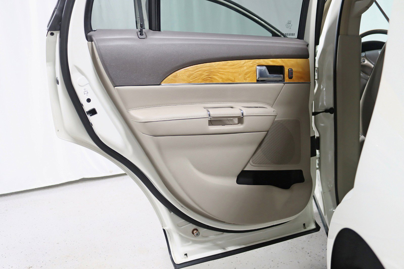 Used 2013 Lincoln MKX AWD image 31