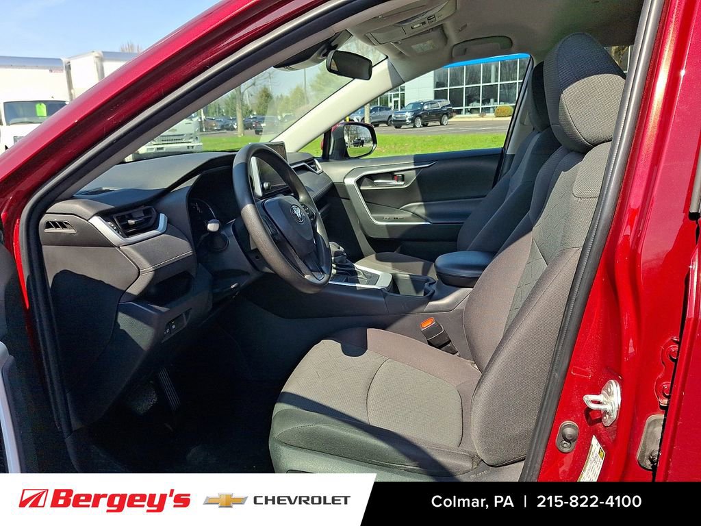 Used 2023 Toyota RAV4 XLE FWD image 16