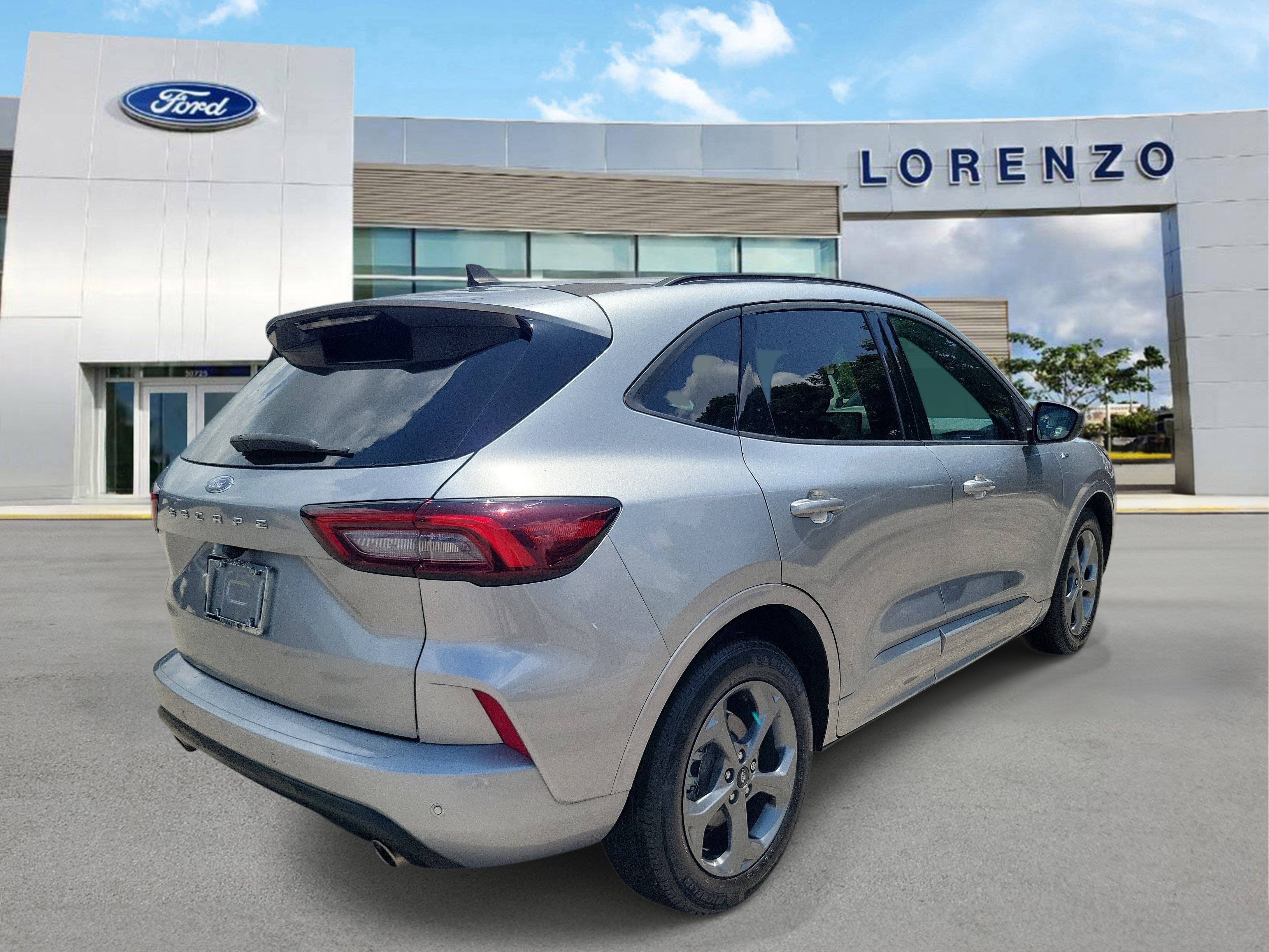 Used 2024 Ford Escape ST-Line w/ Tech Pack #1 FWD image 5