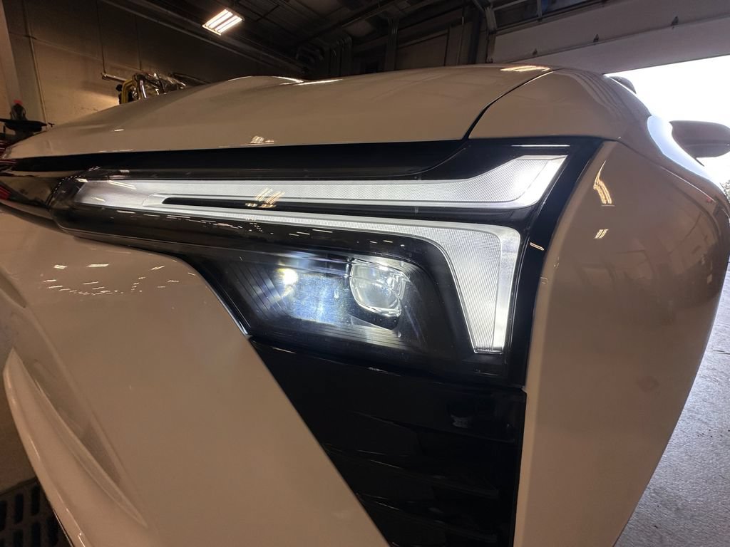 Used 2024 Chevrolet Blazer EV LT AWD/4WD image 29