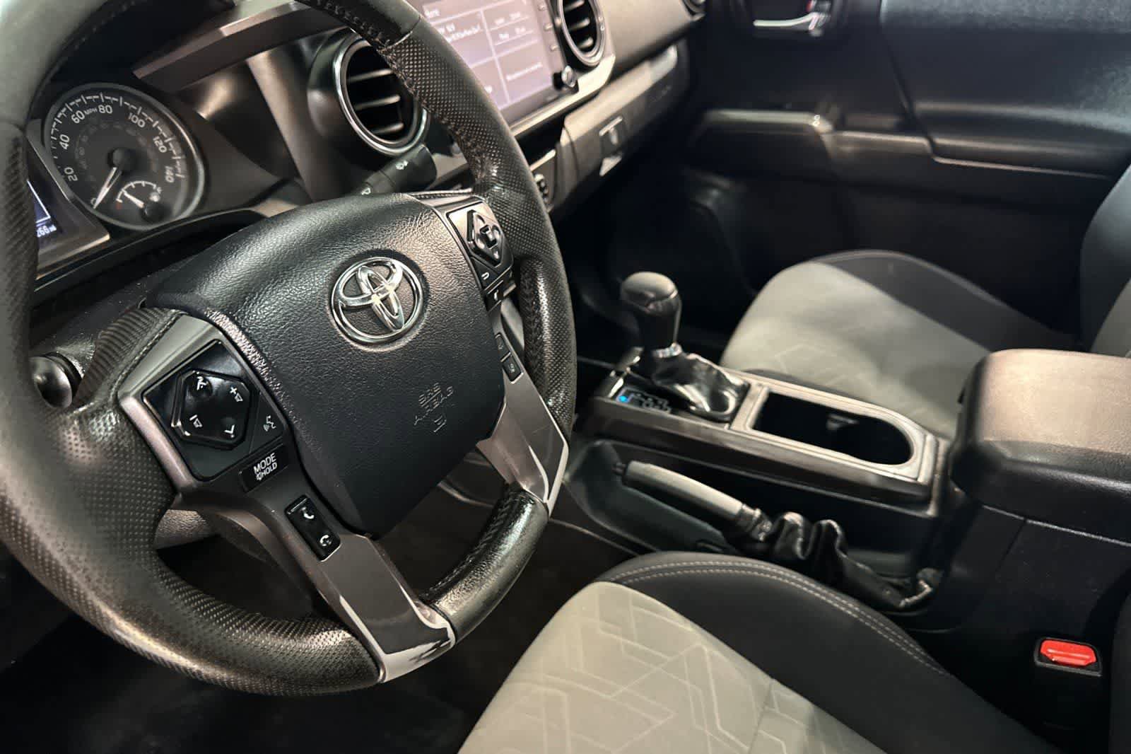 Used 2020 Toyota Tacoma TRD Off-Road image 12