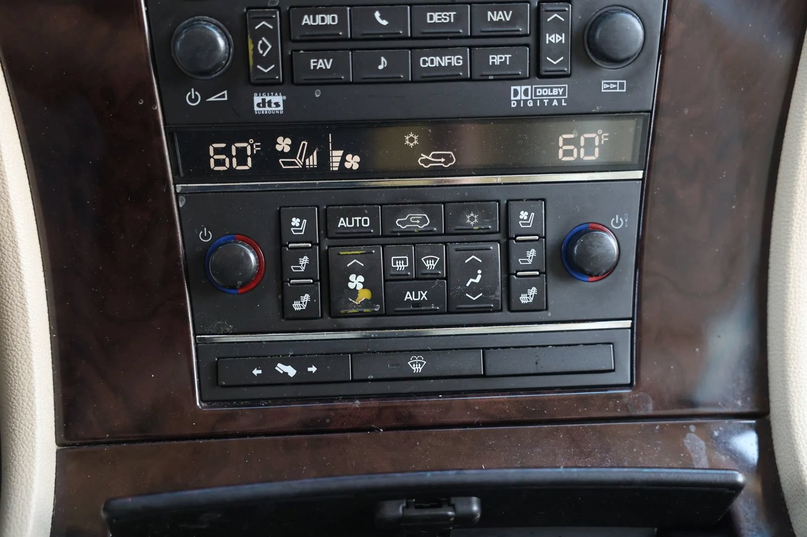 Used 2007 Cadillac Escalade ESV AWD w/ Information Package image 32