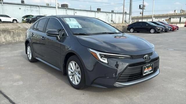 Used 2026 Toyota Corolla XLE FWD image 4