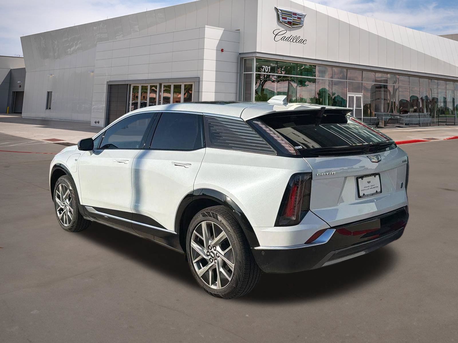 Used 2026 Cadillac Optiq Luxury 1 w/ LPO, Floor Liner Package AWD/4WD image 3