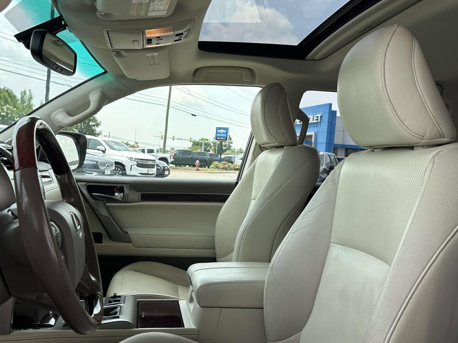 Used 2016 Lexus GX 460 w/ Premium Package AWD/4WD image 23