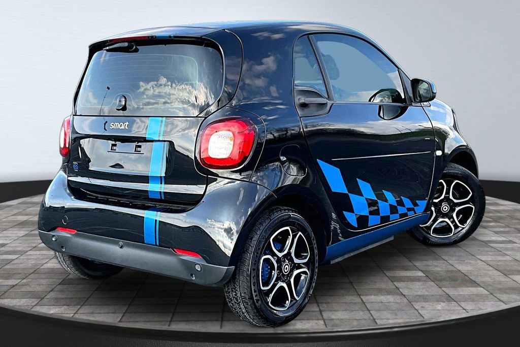 Used 2018 smart fortwo electric drive image 2