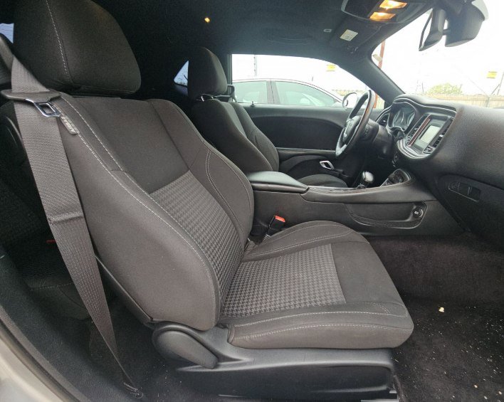 Used 2017 Dodge Challenger R/T image 6