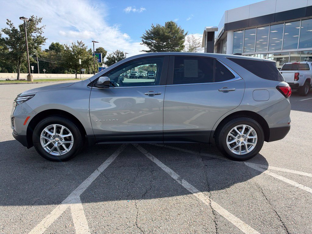 Used 2023 Chevrolet Equinox LT AWD/4WD image 2
