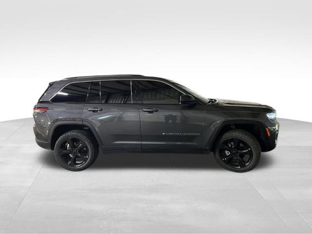 Used 2023 Jeep Grand Cherokee Laredo AWD/4WD image 8
