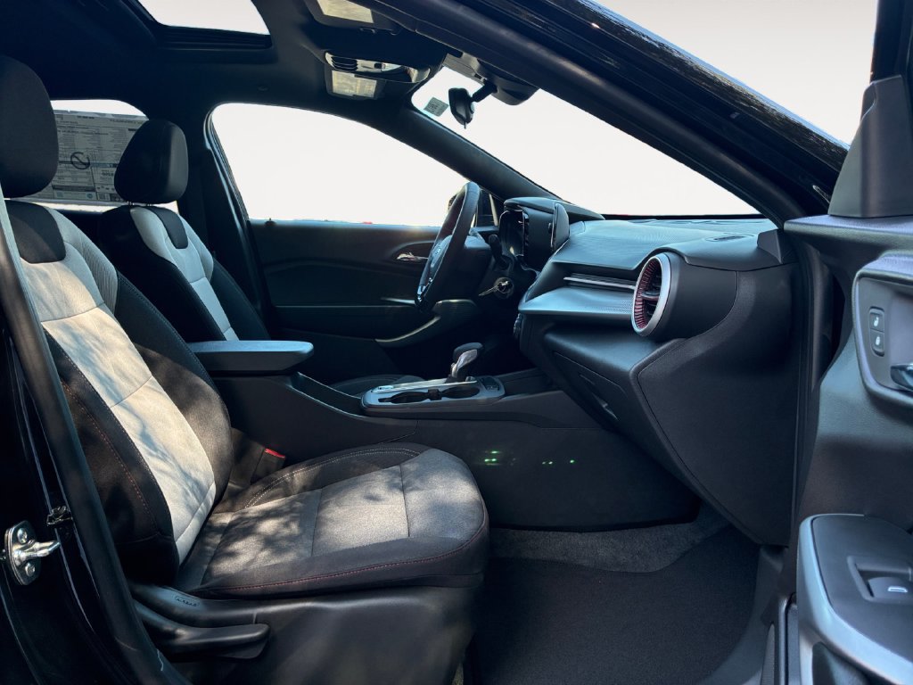 New 2026 Chevrolet Trax RS w/ Sunroof Package FWD image 15