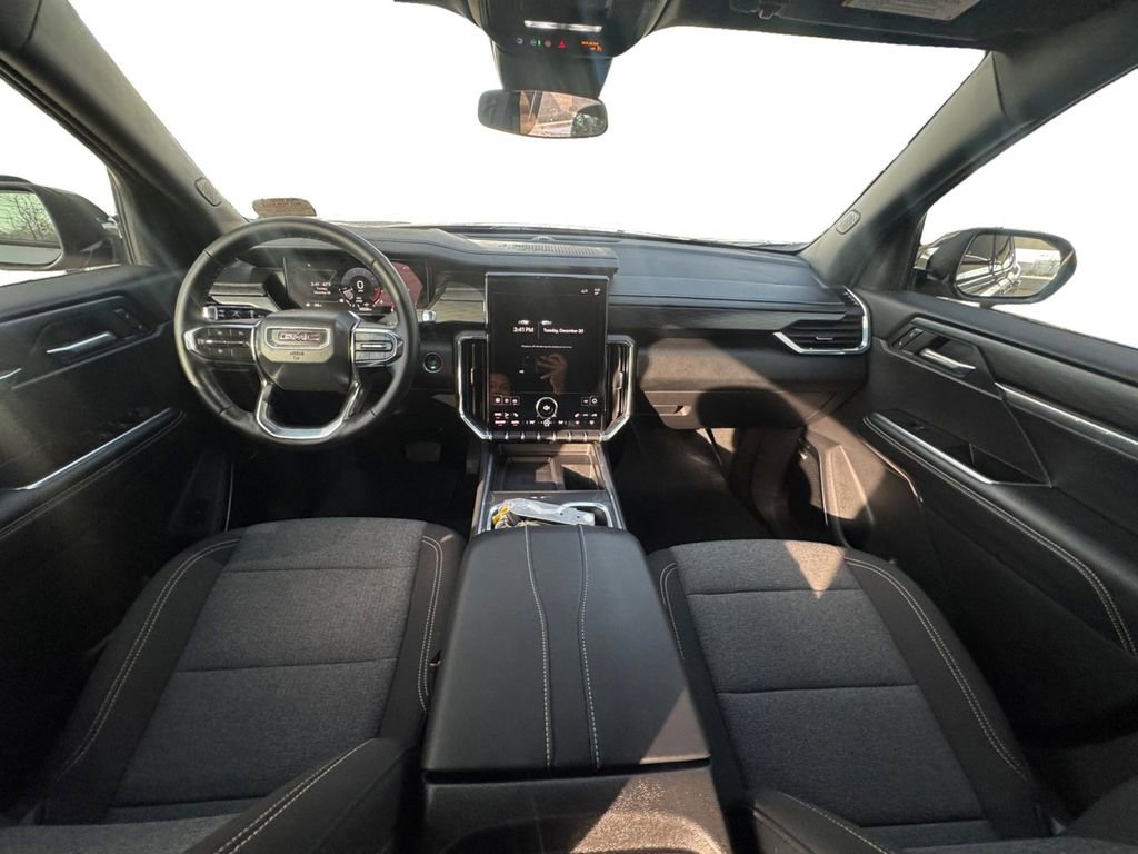 Used 2025 GMC Acadia Elevation w/ Black Edition image 11