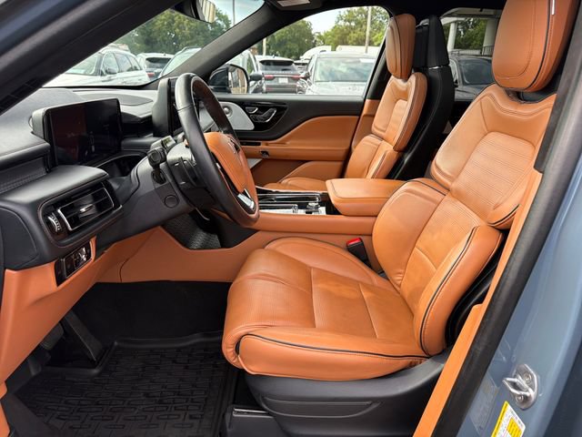 Certified 2025 Lincoln Aviator Black Label AWD/4WD image 14