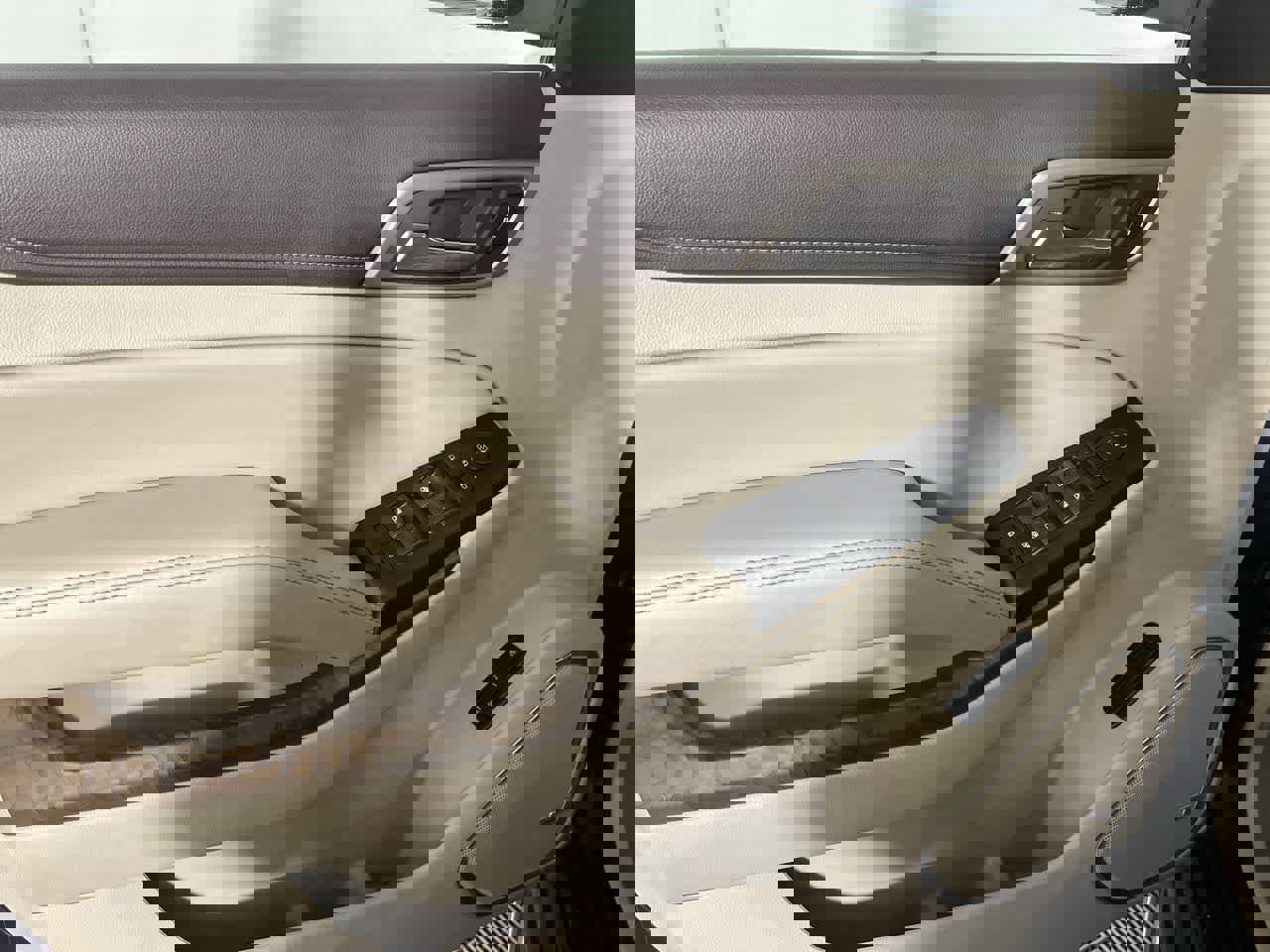 Used 2018 GMC Yukon Denali w/ Open Road Package image 13