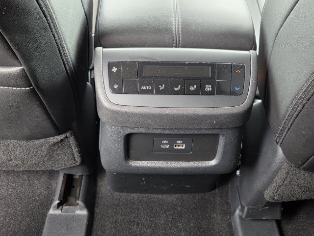 Used 2025 Nissan Pathfinder SL AWD/4WD image 10