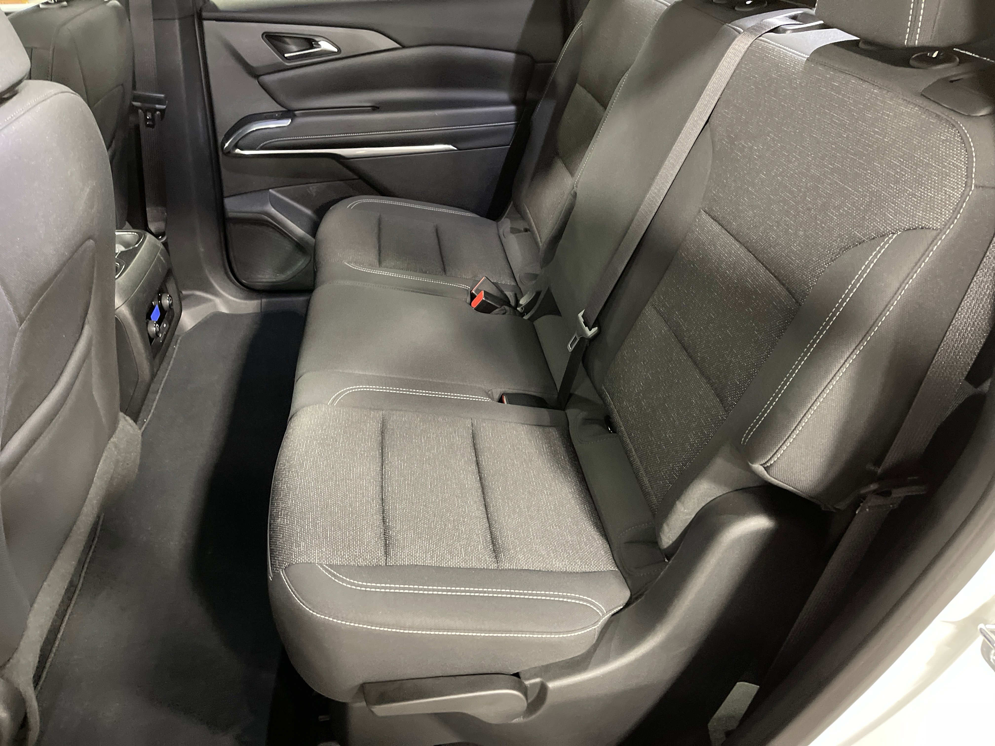 Used 2024 Chevrolet Traverse LS image 11