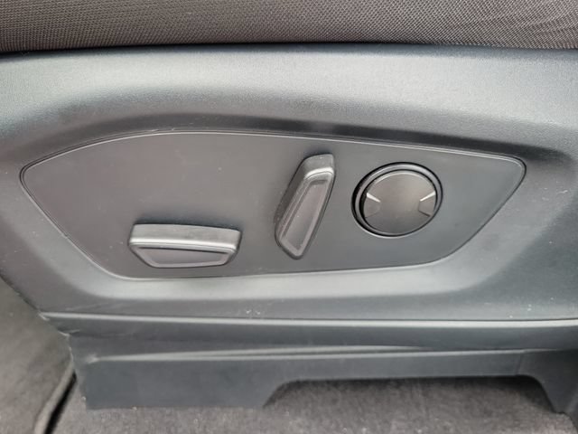 Used 2023 Ford Explorer XLT RWD image 11