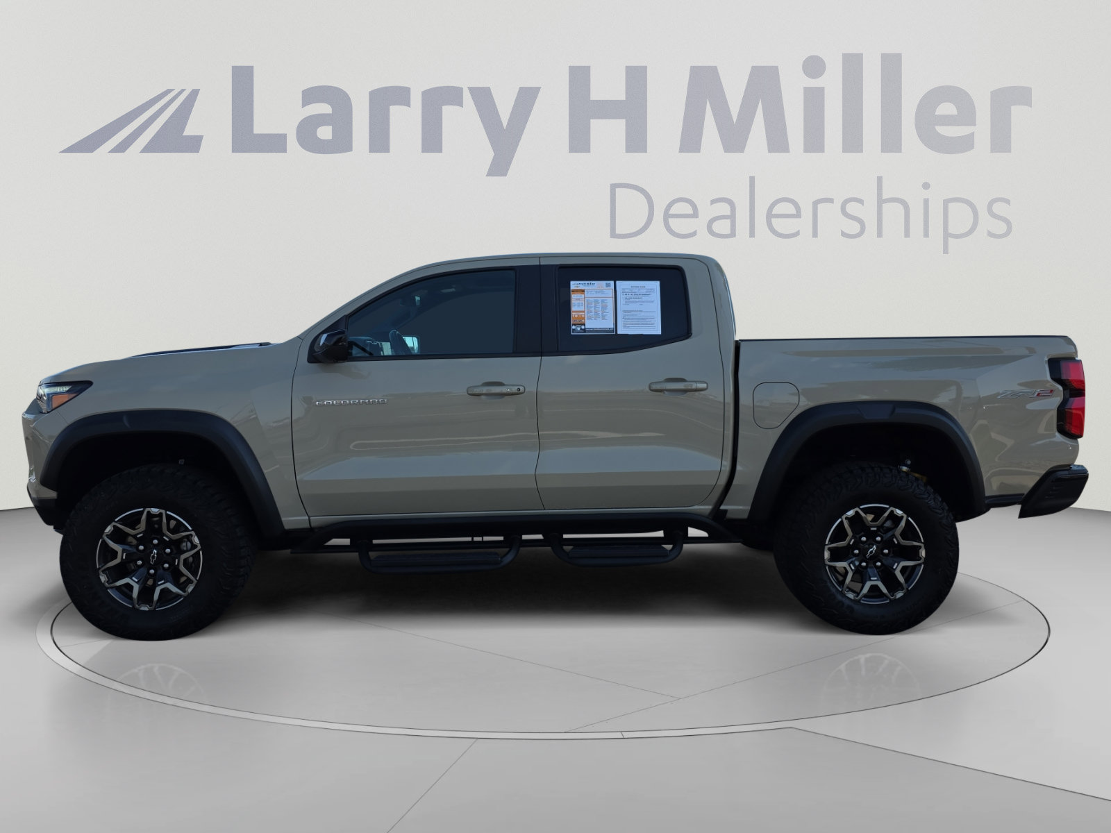 Certified 2024 Chevrolet Colorado ZR2 w/ Technology Package AWD/4WD image 2