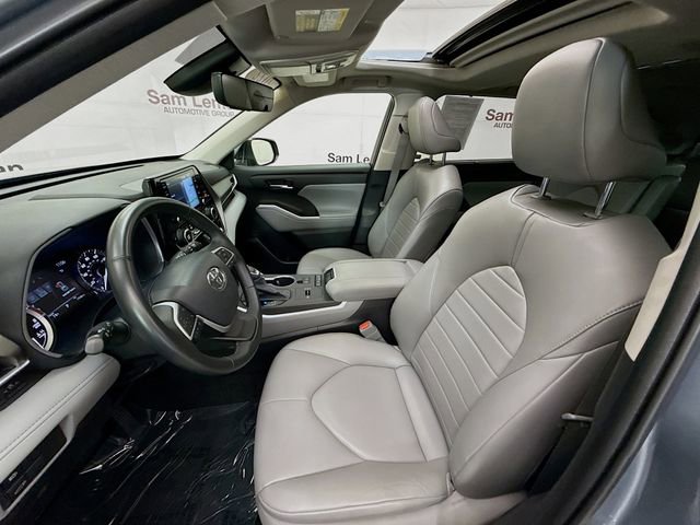 Used 2022 Toyota Highlander XLE image 21
